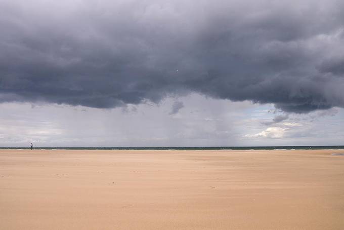 The stormy beach The stormy beach