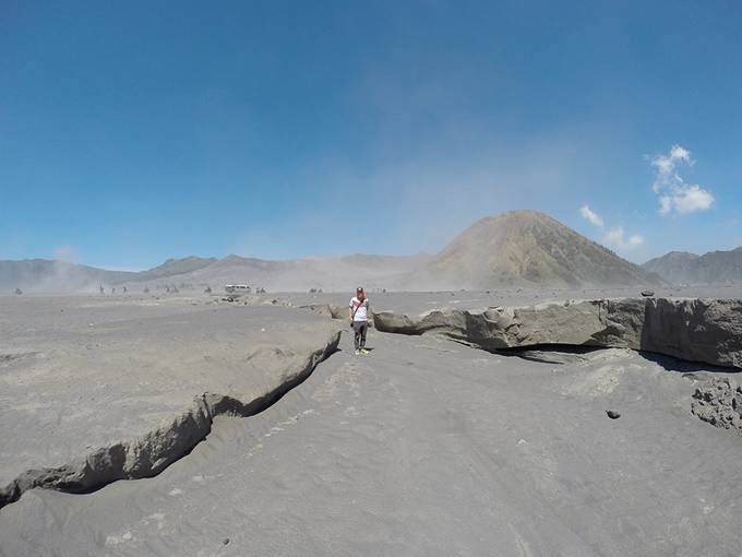 Lava crack Lava crack