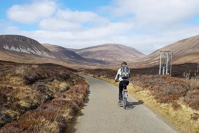 Colin cycling to the Old Man of Hoy Colin cycling to the Old Man of Hoy